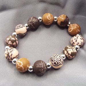 COOL PINK & BROWN ASIAN DESIGN BATIK ALL CLAY BEAD SILVERY STRETCHY BRACELET 34
